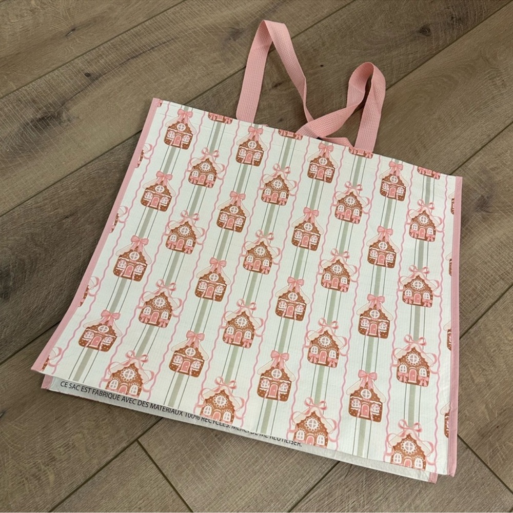 Homegoods TJMaxx Marshalls Viral Christmas Gingerbread House Print Tote Bag NWOT